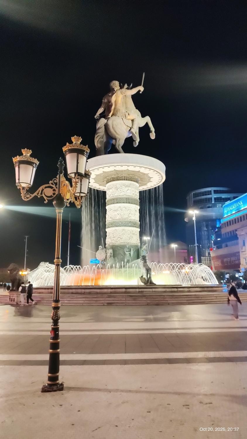 View - city center, self check in, free parking, quiet nbhd Apartment in Skopje