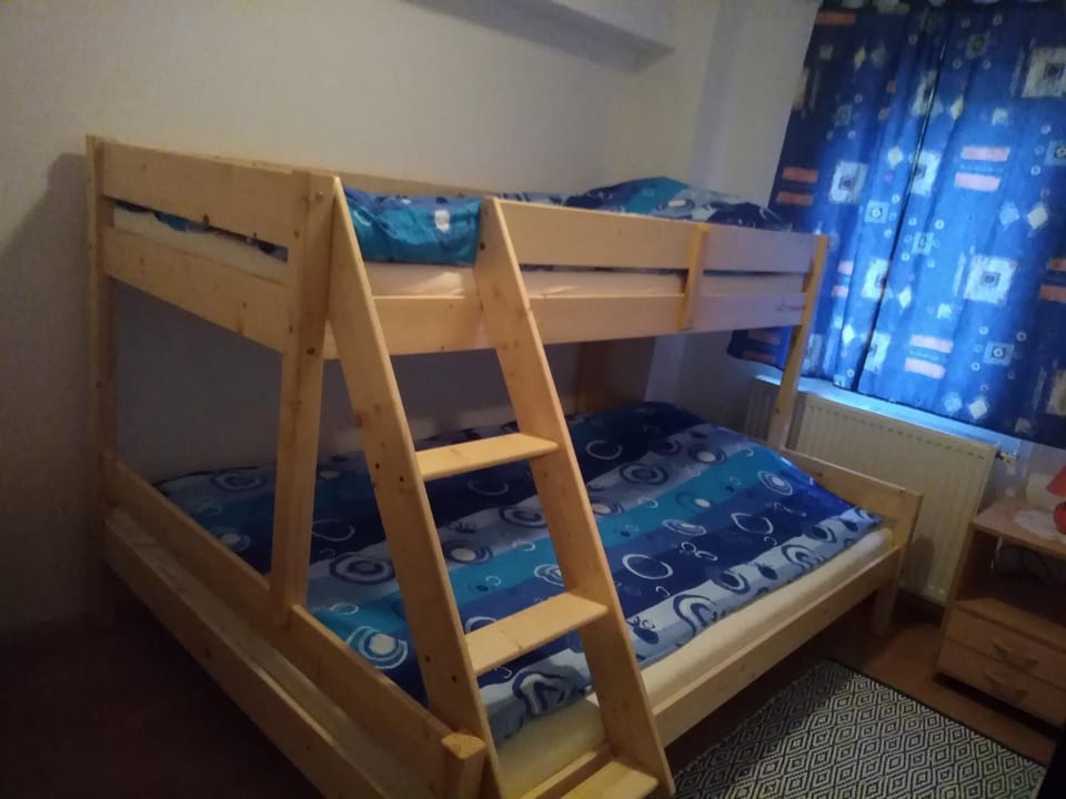bunk bed