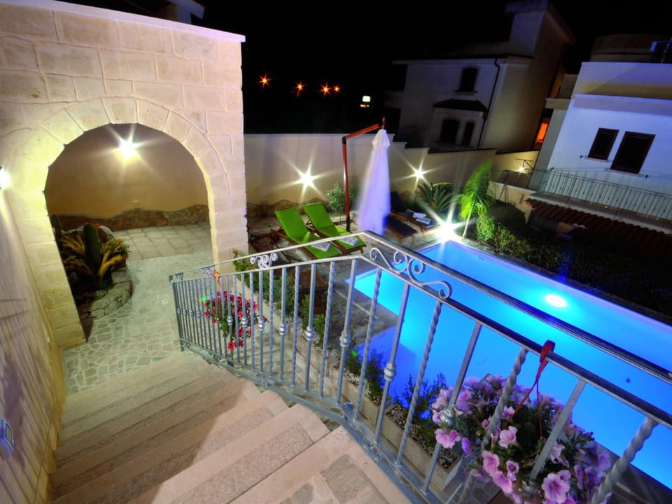 Night, Pool view
