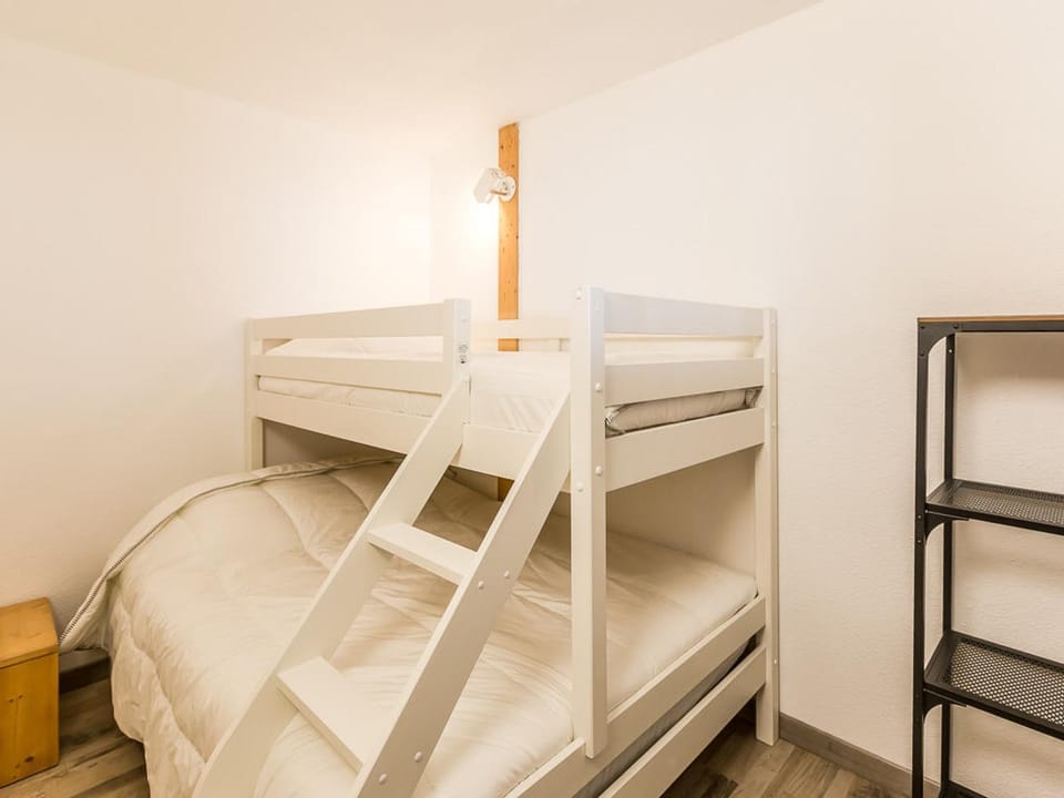 Apt rénové 2* pour 4/5p à Montchavin, proche pistes et commerces, parking gratuit - FR-1-329-52 Apartment in Landry