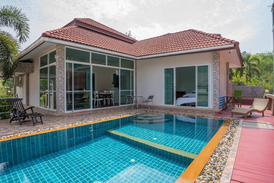 Swimming pool, sunbed