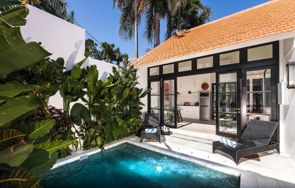 Property building, Garden, Pool view, Swimming pool, Swimming pool
