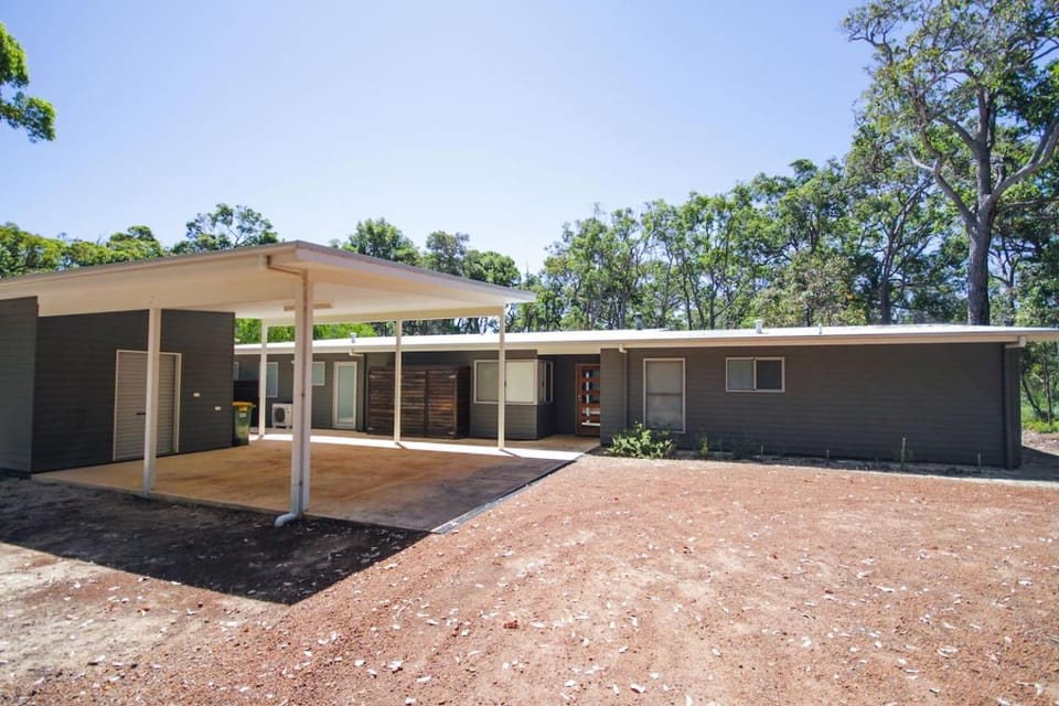 Property building, Day