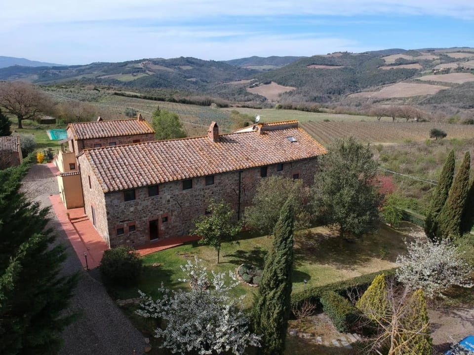 Podere Il Tigliolo Country House in Tuscany