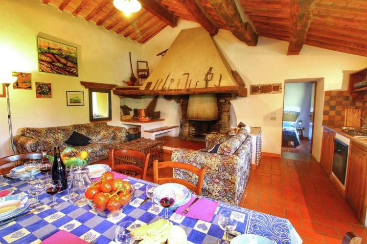 Podere Il Tigliolo Country House in Tuscany