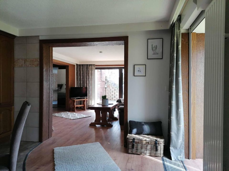 TV and multimedia, Living room, Photo of the whole room, Seating area