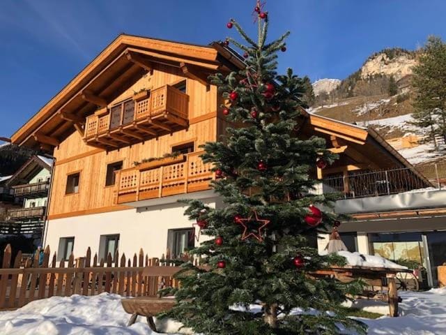 Property building, Natural landscape, Winter, Mountain view