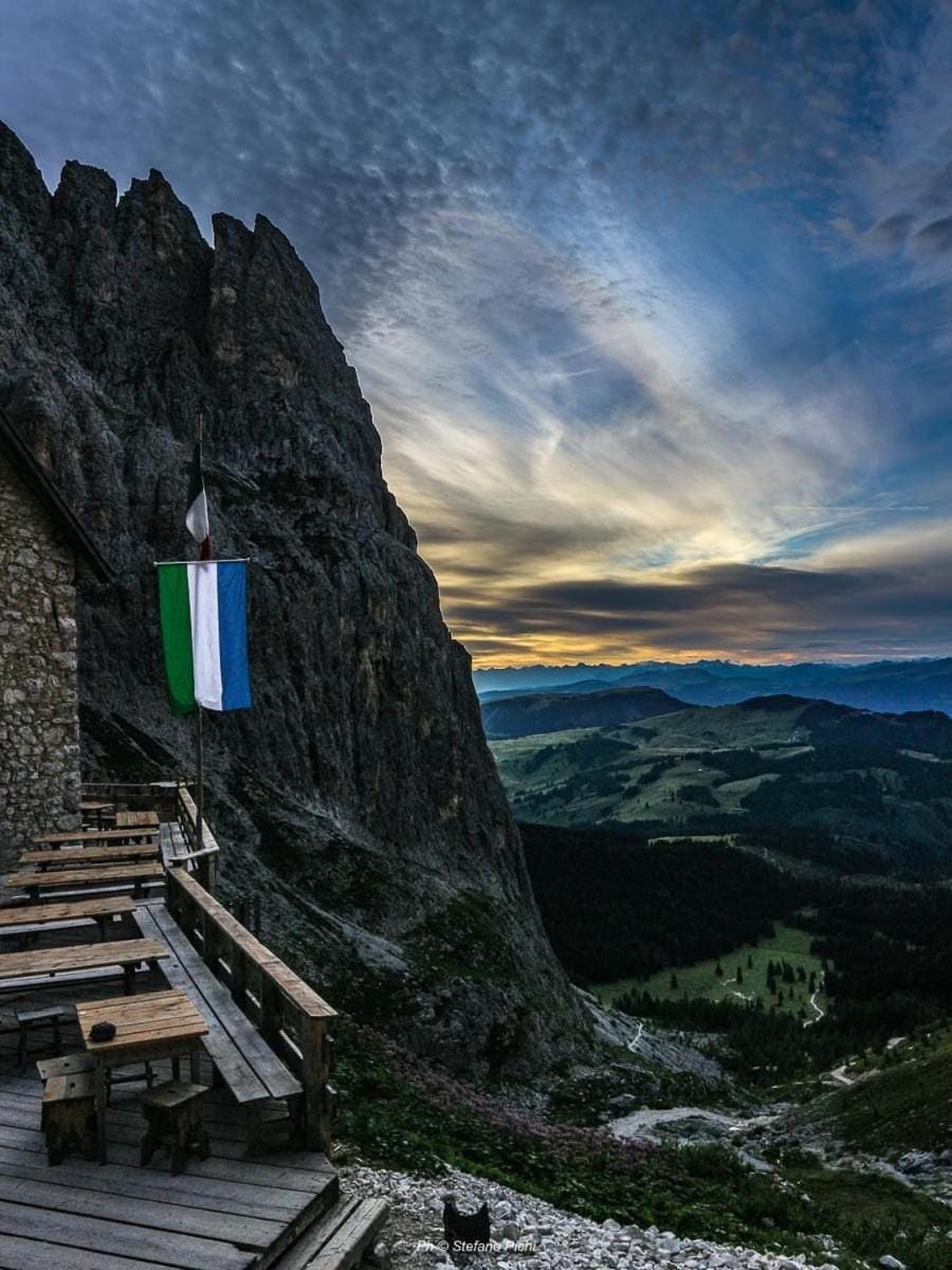 Nearby landmark, Natural landscape, Mountain view, Sunset