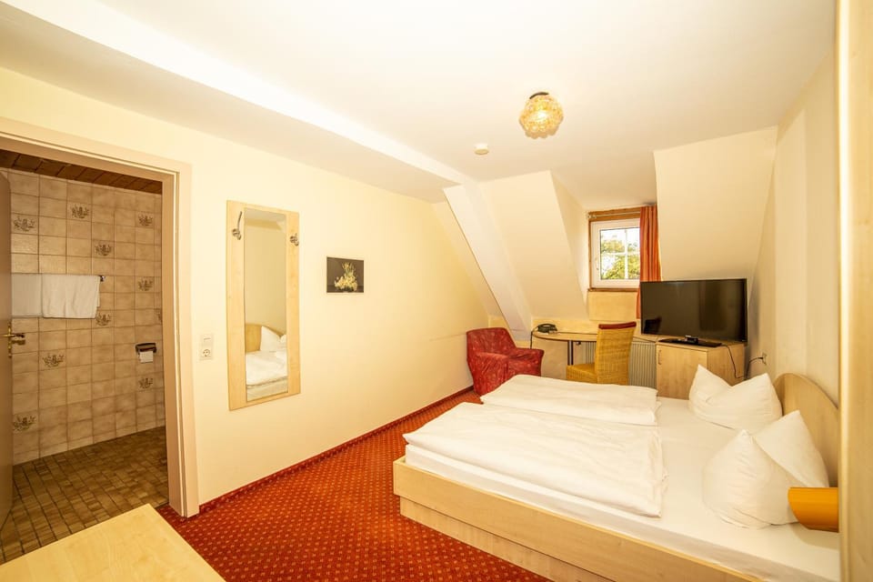 Bed, Photo of the whole room, Bedroom