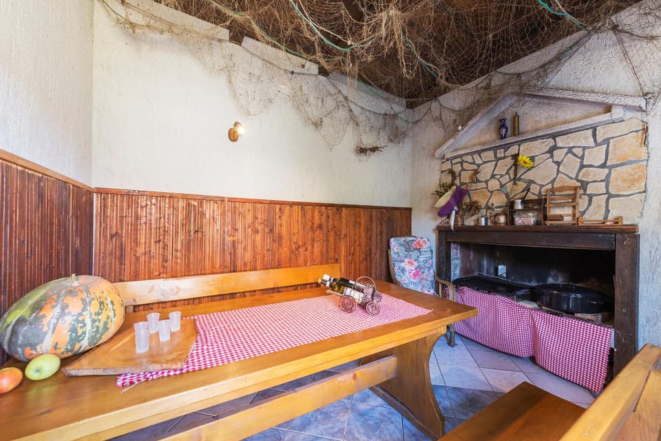 Property building, Seating area, Internal: Not applicable to any particular room