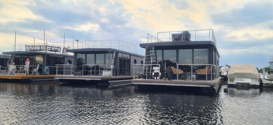 Hausboot La Mare Sonja Docked boat in Lower Saxony, Germany