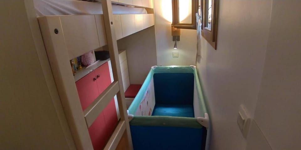 cot