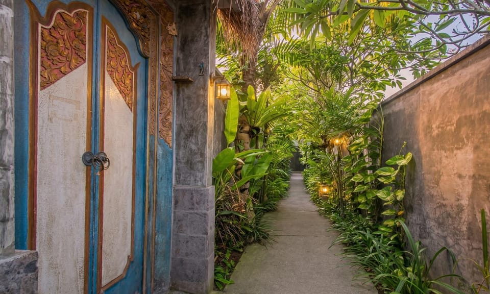 Facade/entrance, Garden