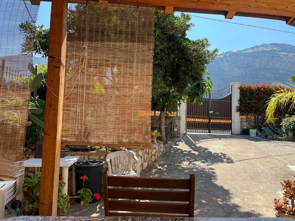 Patio, Garden, Garden view, Mountain view