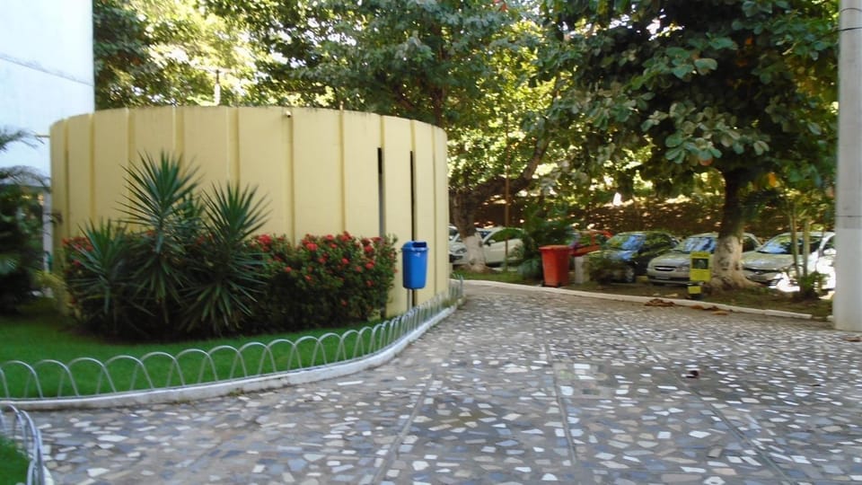 Property building, Facade/entrance, Garden, Garden view