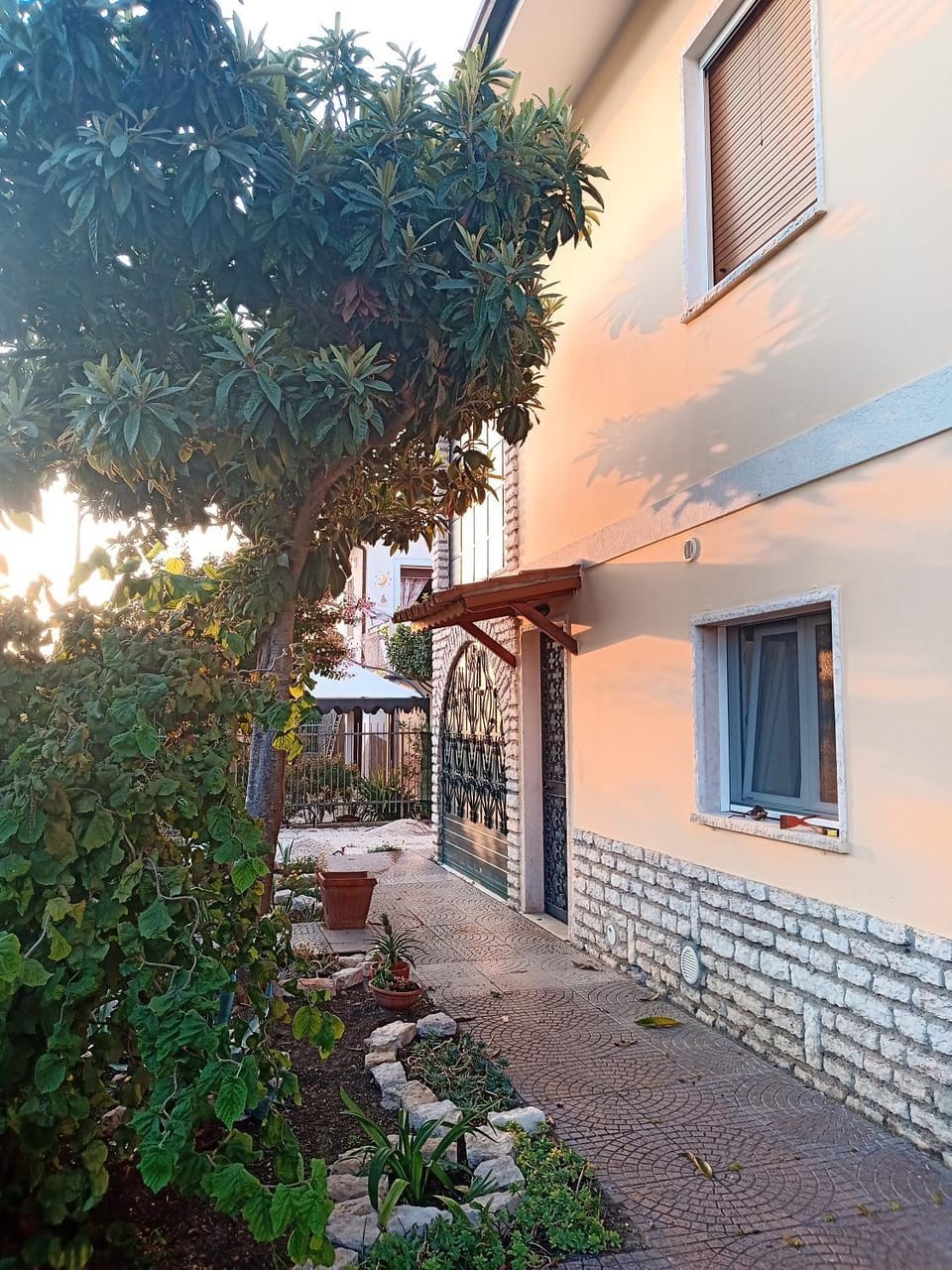 Facade/entrance