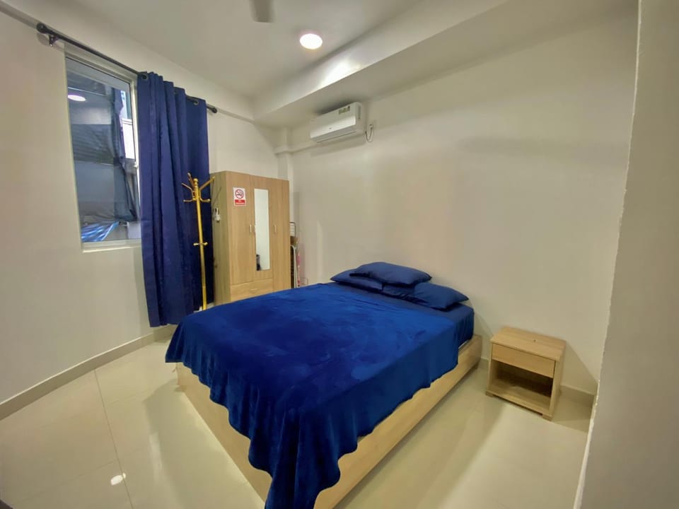 Bed, Photo of the whole room, Bedroom, air conditioner