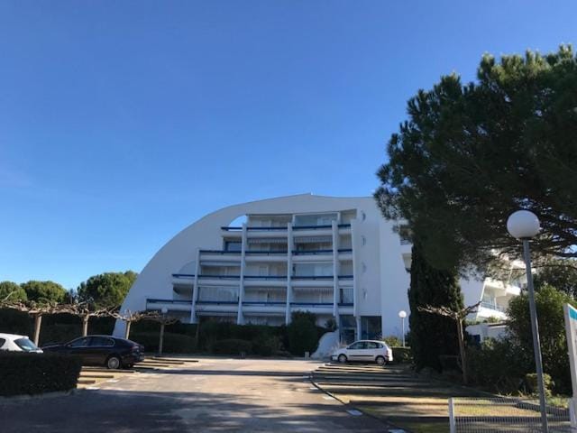 Property building, Parking