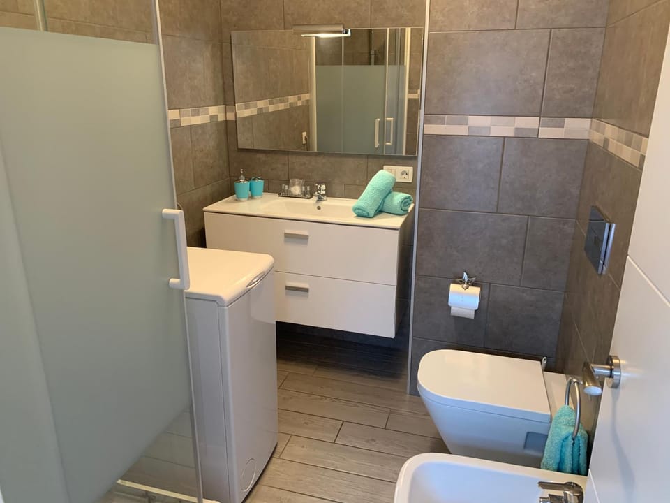 Bathroom, Bath