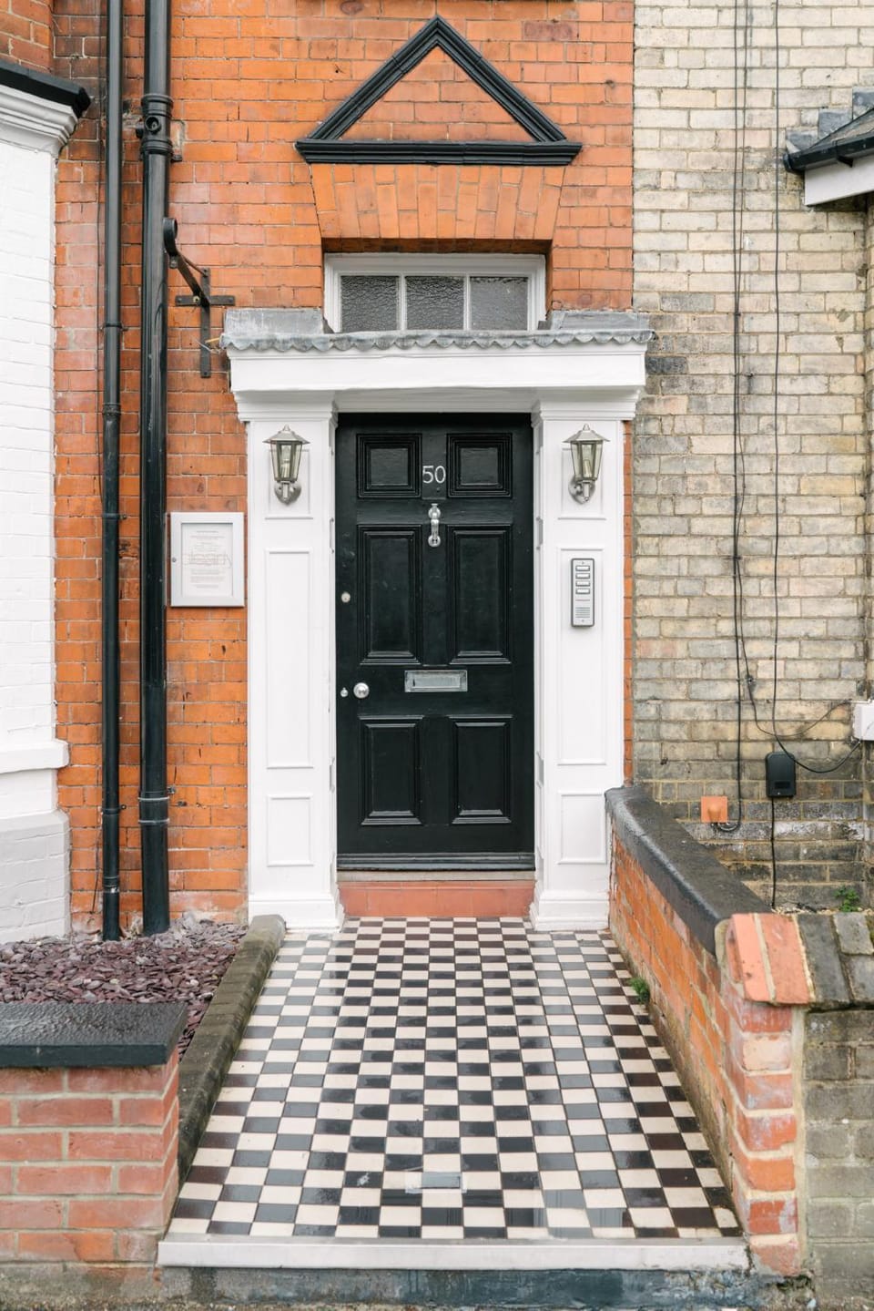 Facade/entrance