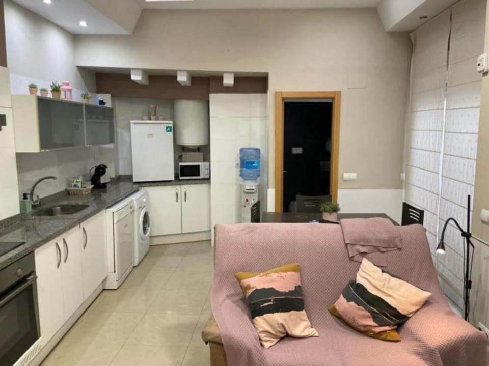 TV and multimedia, Living room, Parking, internet, air conditioner