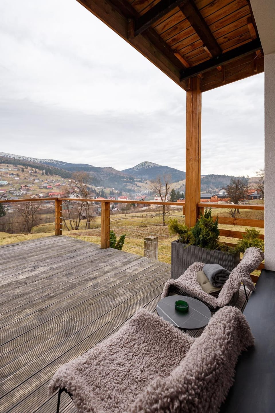 Day, Natural landscape, View (from property/room), Balcony/Terrace, Balcony/Terrace, Seating area, Mountain view, Area and facilities