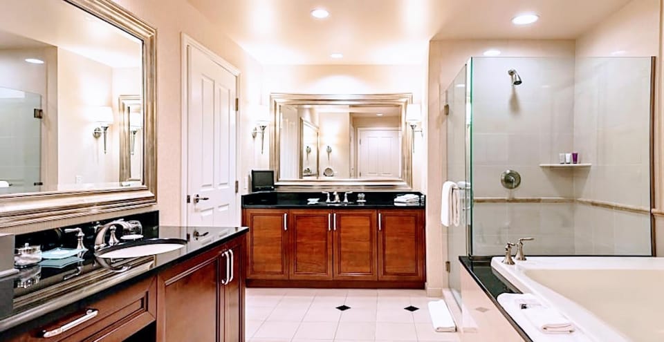 Shower, Bathroom, Bath, towels