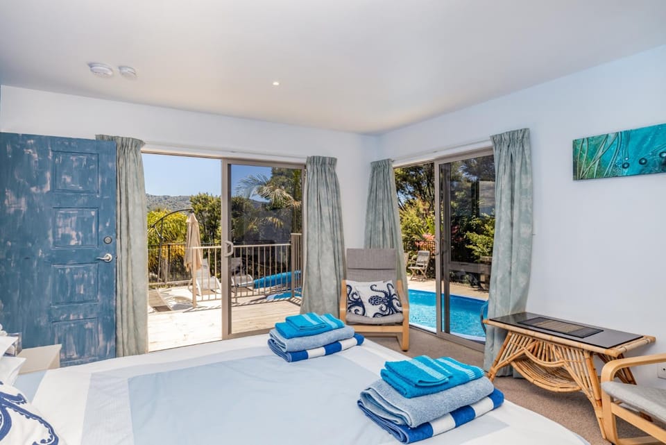 Bedroom, Pool view