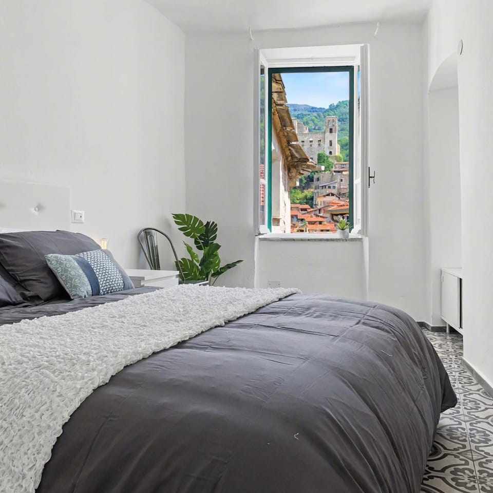 View (from property/room), Bedroom, City view, Landmark view, Mountain view
