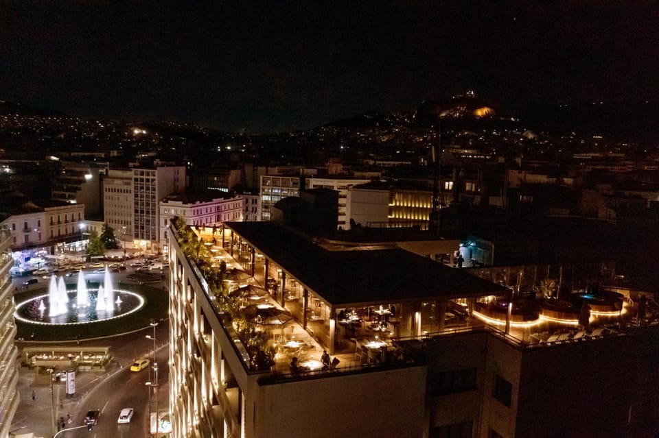 Restaurant/places to eat, Balcony/Terrace, Lounge or bar