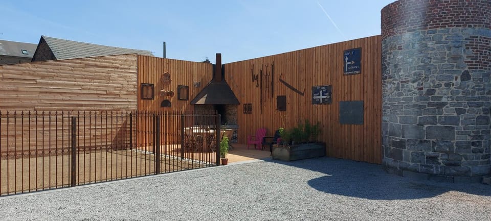 Appartement style industriel avec terrasse Apartment in Wallonia, Belgium