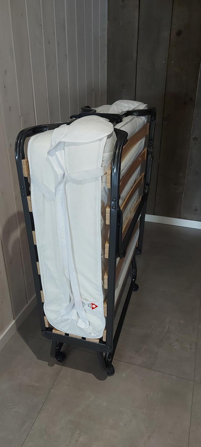 Appartement style industriel avec terrasse Apartment in Wallonia, Belgium