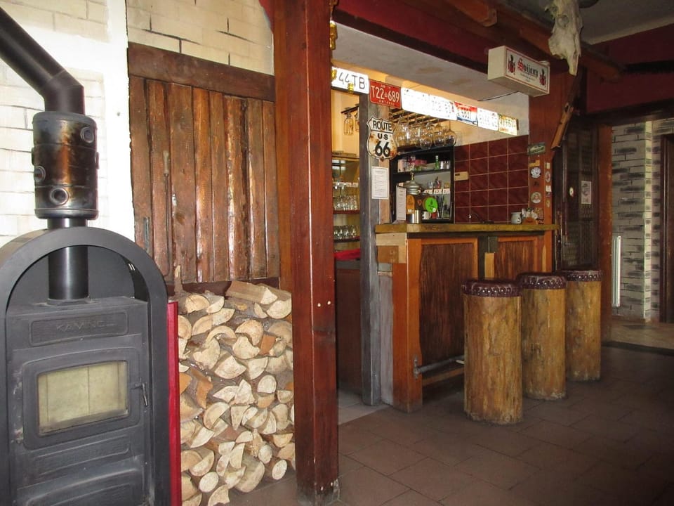 Lounge or bar, Food, Alcoholic drinks, Non alcoholic drinks