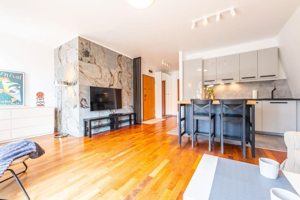 TV and multimedia, Kitchen or kitchenette, Living room, Dining area
