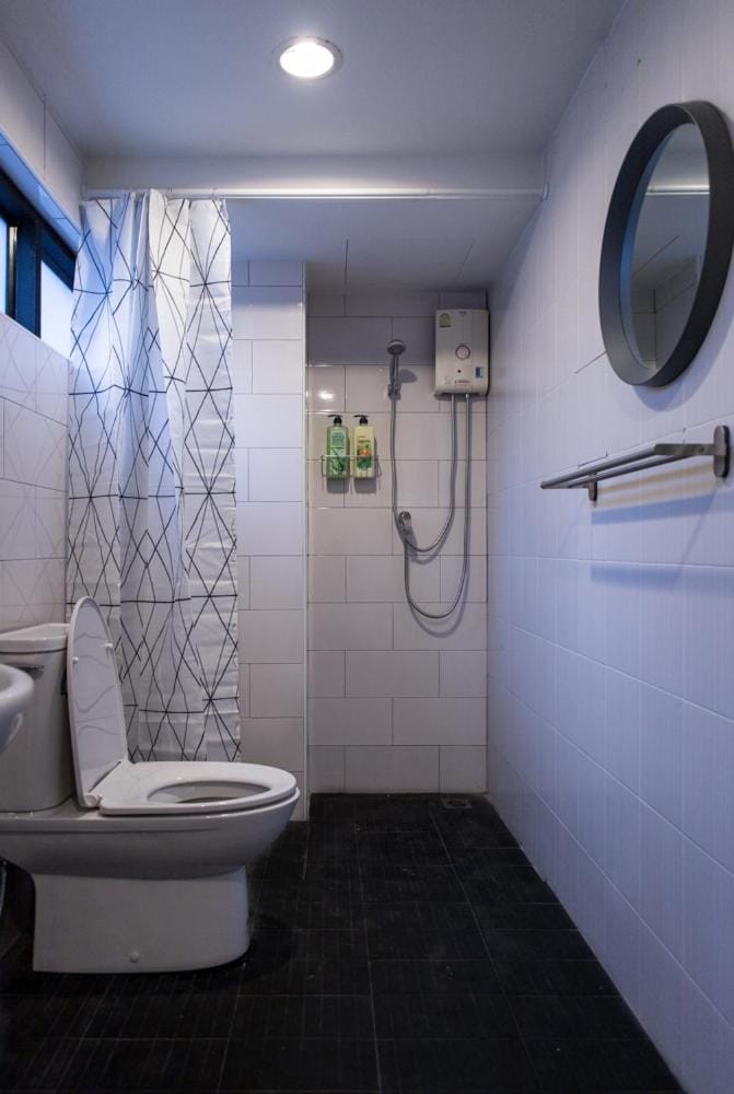 T2 2 Bedrooms 6 guests Full kitchen 1 min to BTS Apartment in Bangkok