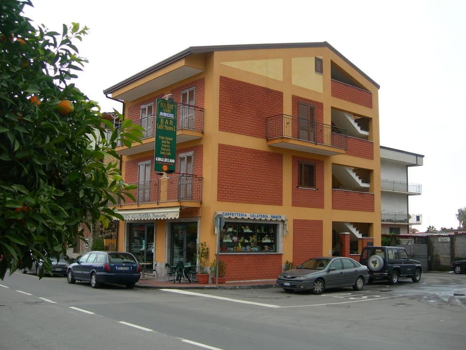 Caffè Nuovo 2 Holiday Rooms Bed and Breakfast in Sicily