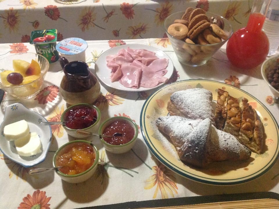 Buffet breakfast, Buffet breakfast