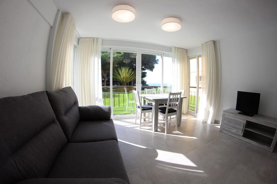 TV and multimedia, Living room, Dining area