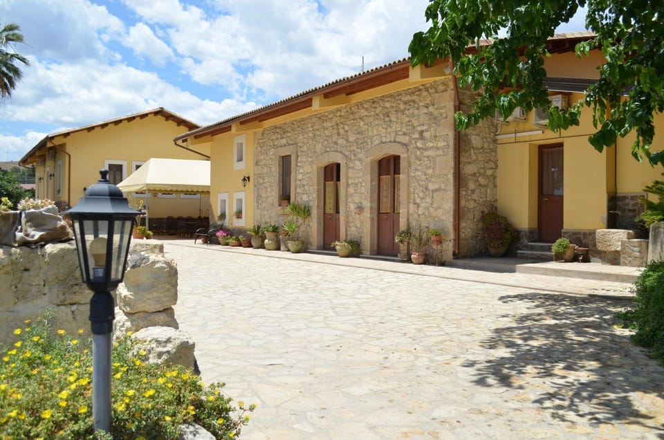 Patio, Facade/entrance, Day, Garden