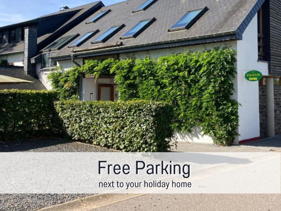 Property building, Facade/entrance, Day, Neighbourhood, Text overlay, Text overlay, Street view, Parking