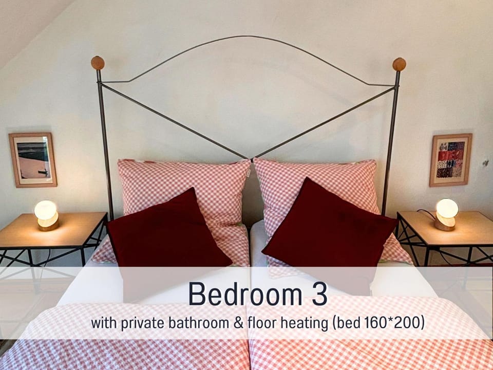 Shower, Toilet, Bed, Sauna, Bathroom, View (from property/room), View (from property/room), Balcony/Terrace, Photo of the whole room, Decorative detail, Seating area, Bedroom, Text overlay, Text overlay, Pets, Seasons, cot, hair dryier, heating, heating, pet friendly, towels, towels, wardrobe, laundry, laundry, washing machine