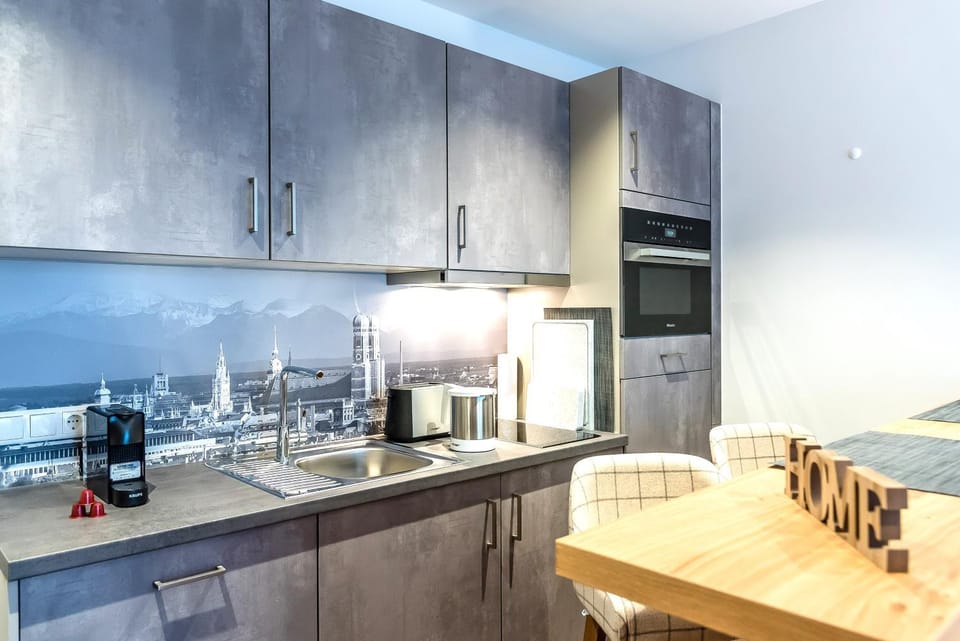 Kitchen or kitchenette, Dining area, dishwasher, oven, stove