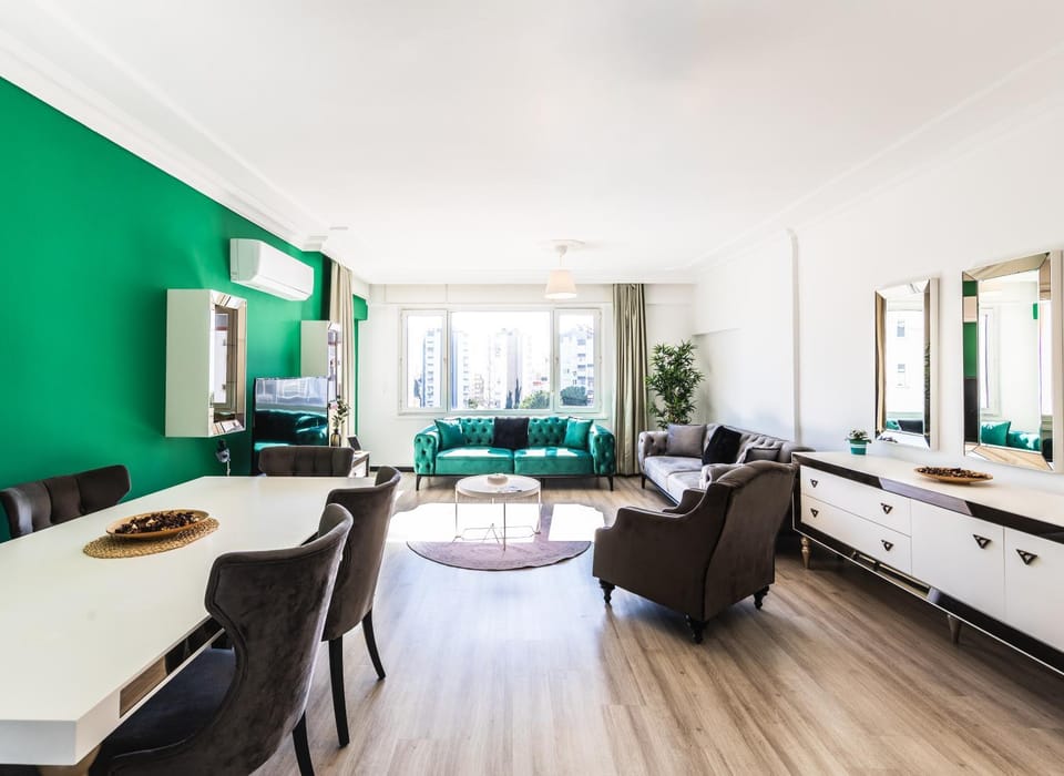 TV and multimedia, Living room, Seating area, Dining area