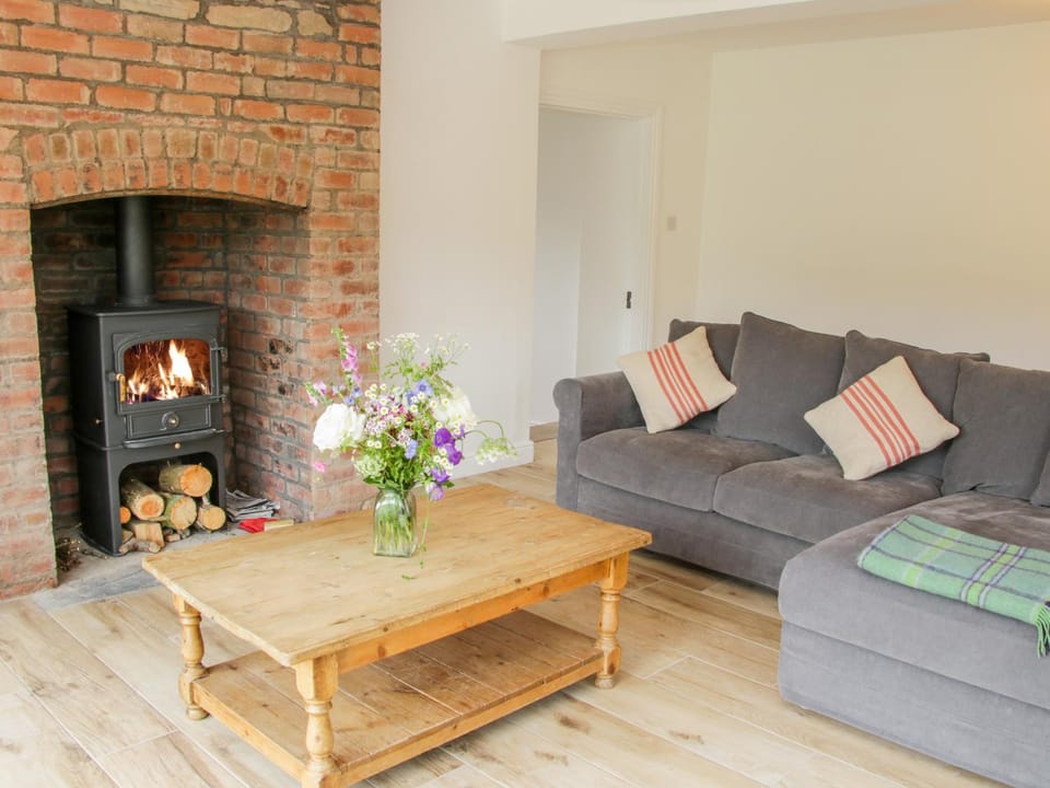 The Old Farmhouse, Upper Pitts House in Wales