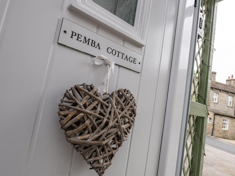 Pemba Cottage House in Craven District
