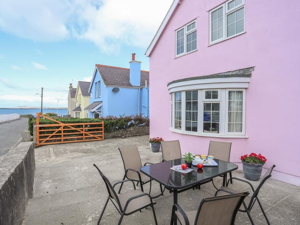 The Pink House House in Rhosneigr