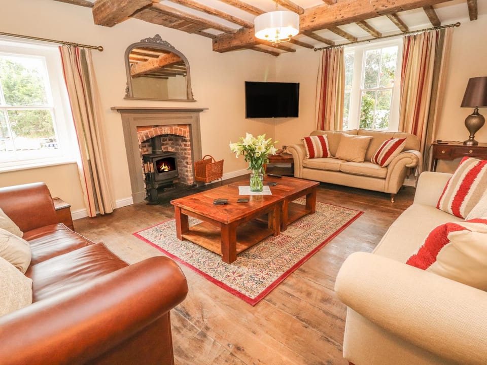 Rhandregynwen Hall House in Wales