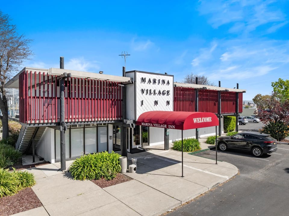 Property building, Street view, Location