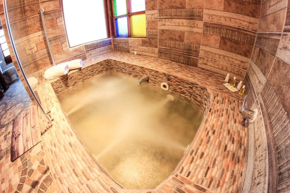 Hot Tub, Swimming pool