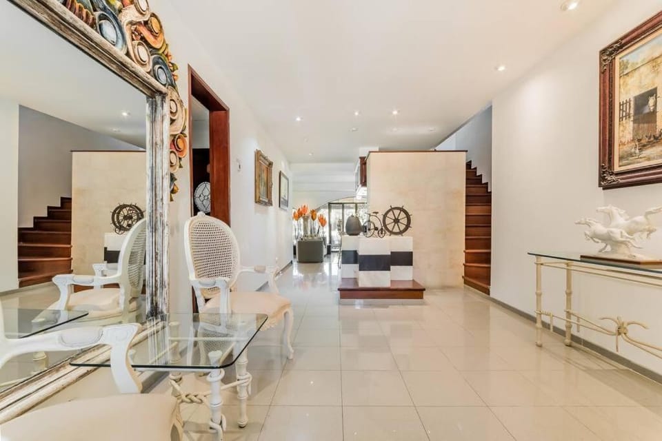 Elegant Lagoon front Villa by CASA PARAISO Villa in Cancun